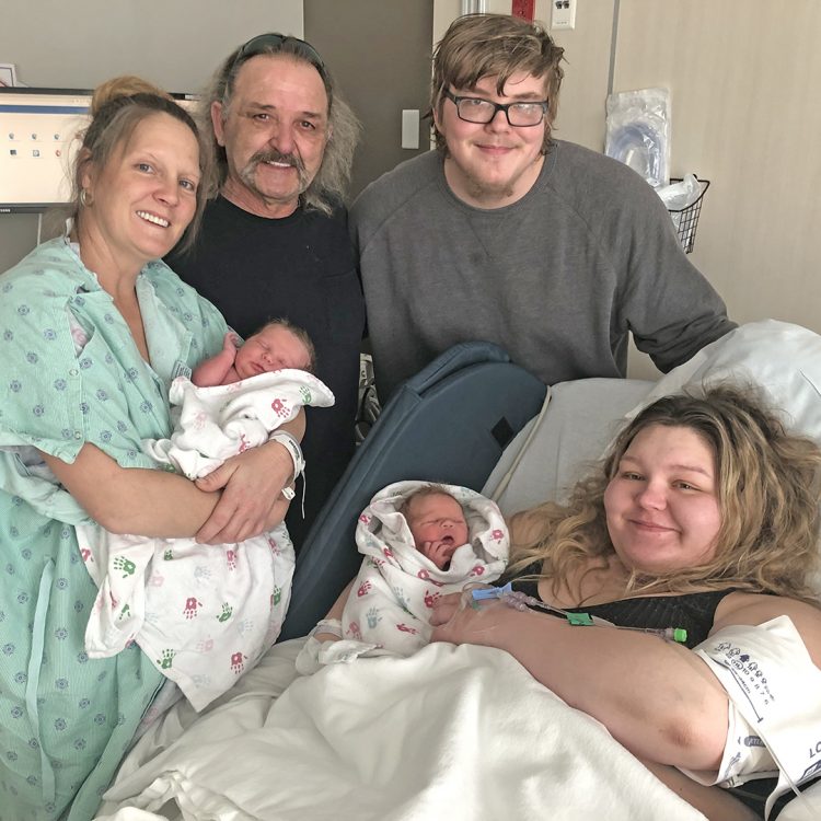 Mother and daughter give birth just a few hours apart