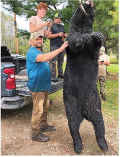 Massive bruin leads Senoraske on the unforgettable hunt of a lifetime